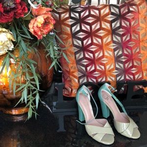 Vince Camuto pumps